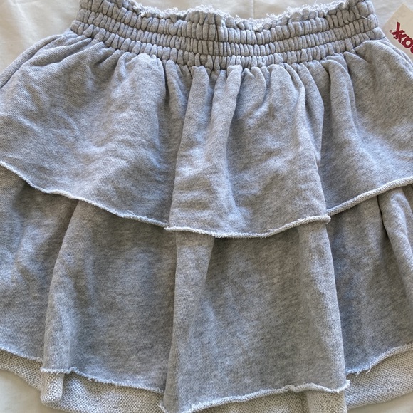 NWT Aerie Light Gray Ruffle Flowy Tiered Mini Skirt Size XS TikTok Viral - Picture 2 of 9